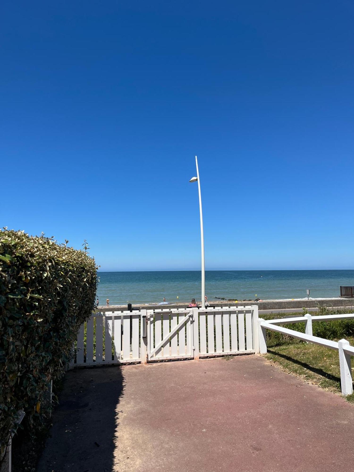 Appartement Douillet - Vue Mer - Piscine/ Tennis Cabourg Exterior photo